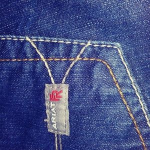 NWOT - ARIAT JEANS